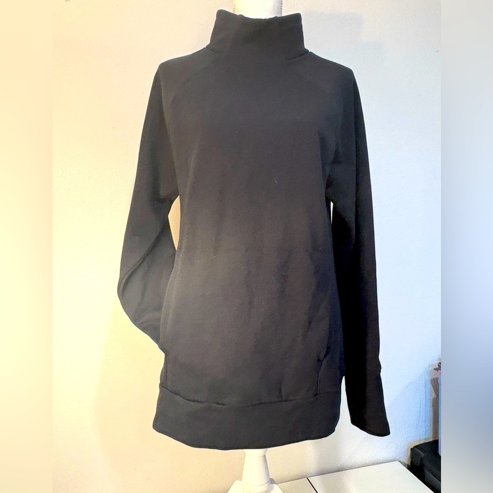 Black Fabletics sweatshirt